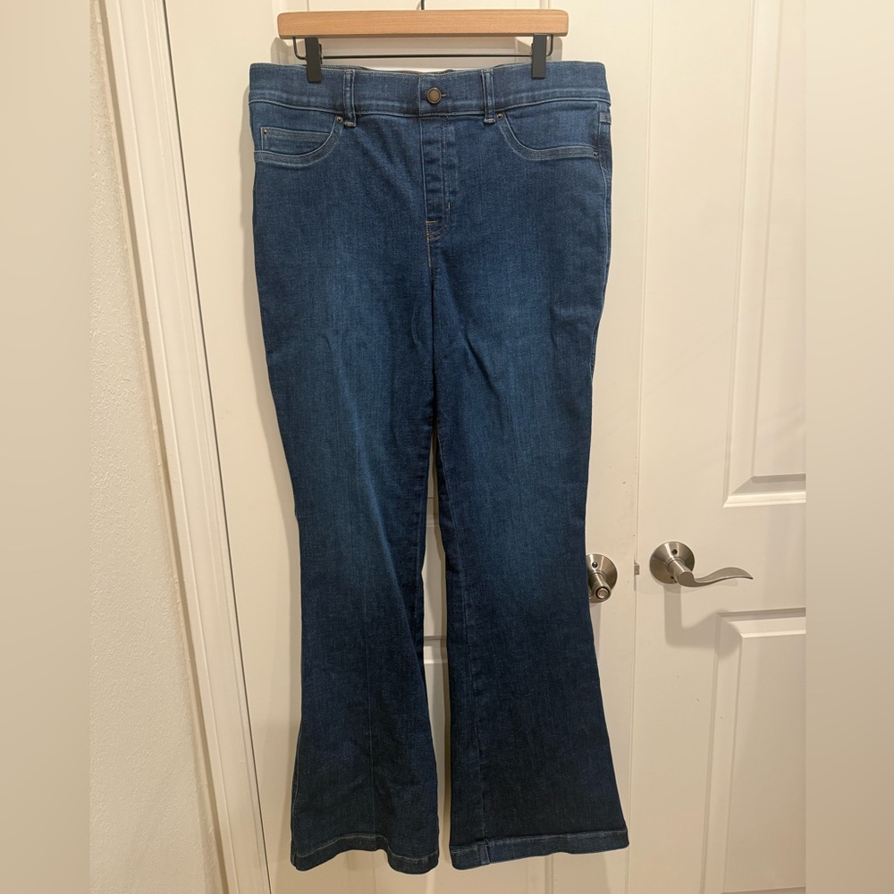 SPANX XShape Everywear Flare Jeans size XL - Picture 3 of 10